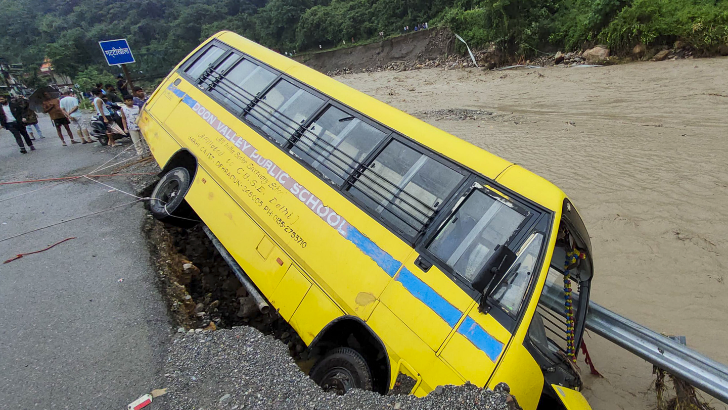 https://www.salarnews.in/public/uploads/images/newsimages/maannewsimage16092025_145831_Dehradun rains.png